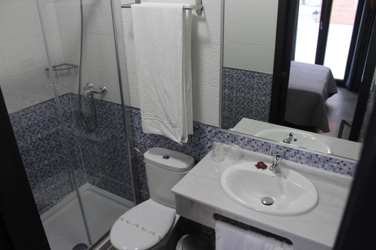 Hostal Maria Jose Conil De La Frontera Buitenkant foto