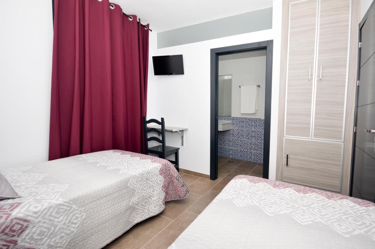 Hostal Maria Jose Conil De La Frontera Buitenkant foto