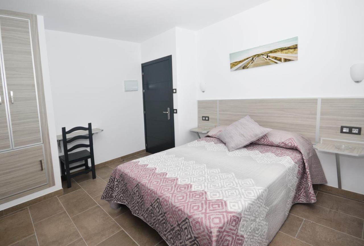 Hostal Maria Jose Conil De La Frontera Buitenkant foto