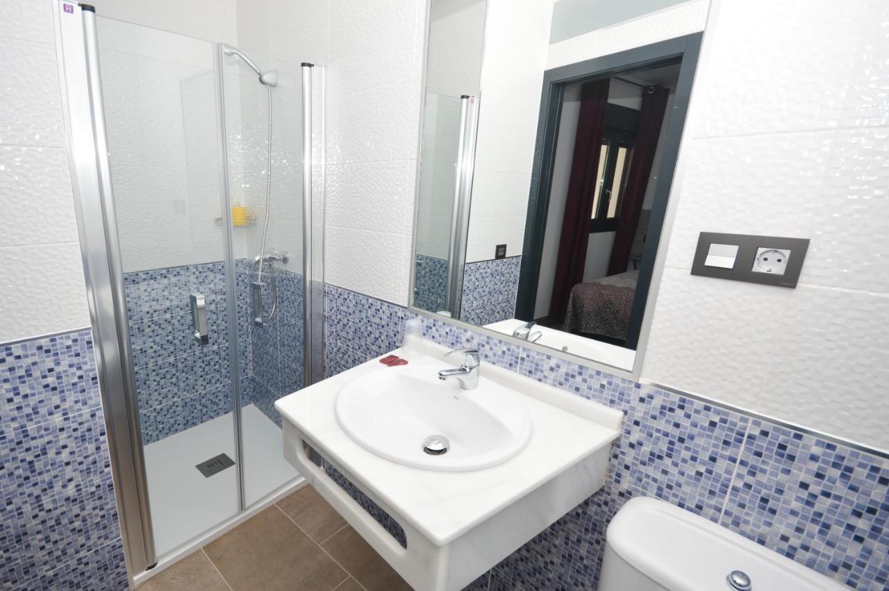 Hostal Maria Jose Conil De La Frontera Buitenkant foto