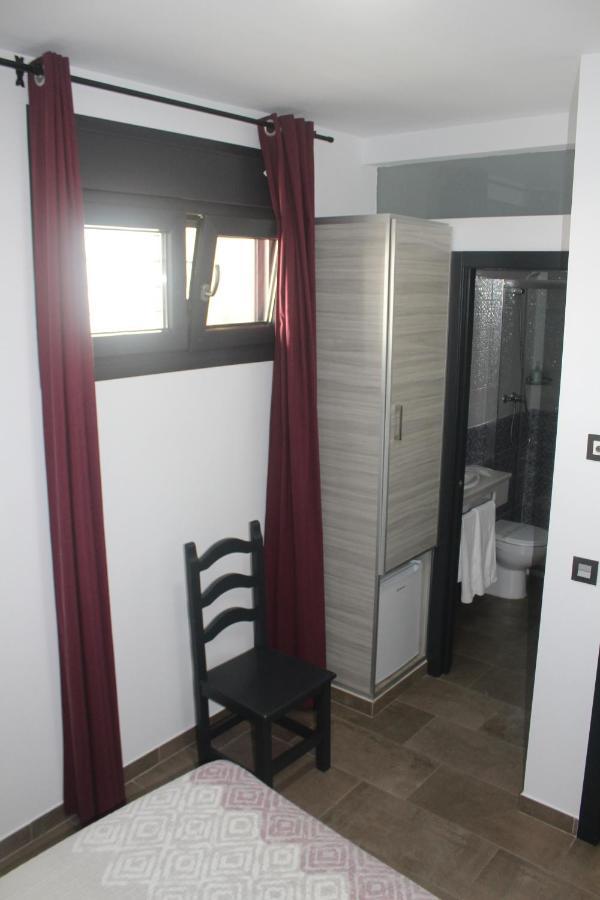 Hostal Maria Jose Conil De La Frontera Buitenkant foto