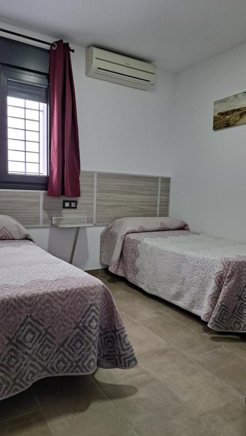 Hostal Maria Jose Conil De La Frontera Buitenkant foto