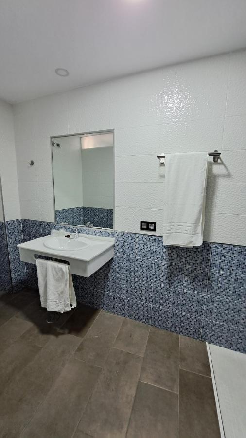 Hostal Maria Jose Conil De La Frontera Buitenkant foto