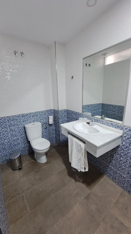 Hostal Maria Jose Conil De La Frontera Buitenkant foto
