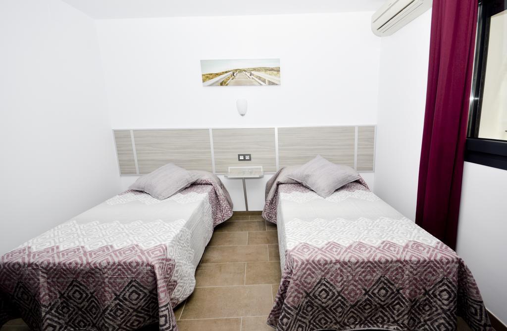 Hostal Maria Jose Conil De La Frontera Buitenkant foto