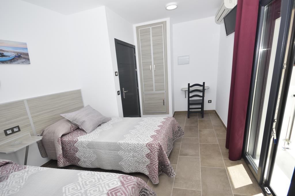 Hostal Maria Jose Conil De La Frontera Buitenkant foto