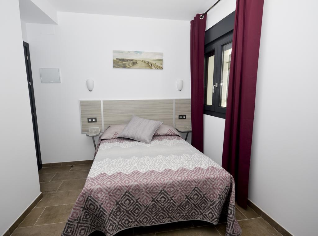 Hostal Maria Jose Conil De La Frontera Buitenkant foto